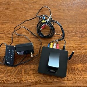 Onkyo DS-A5
iPod/iPhone/iPad dock with Apple AirPlay to hook up to a receiver.